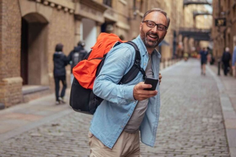 How to Stay Safe While Traveling Solo