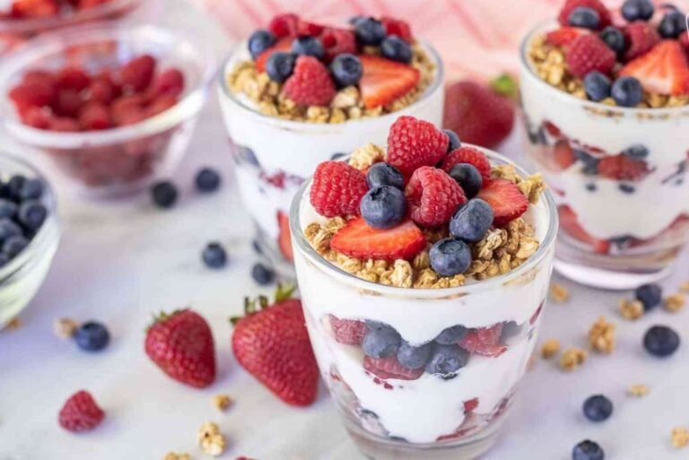How to Make Healthy Yogurt Parfaits